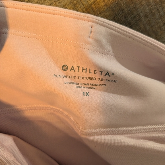 NWT Athleta Run With It Textured 3.5" Shorts - Picture 5 of 10